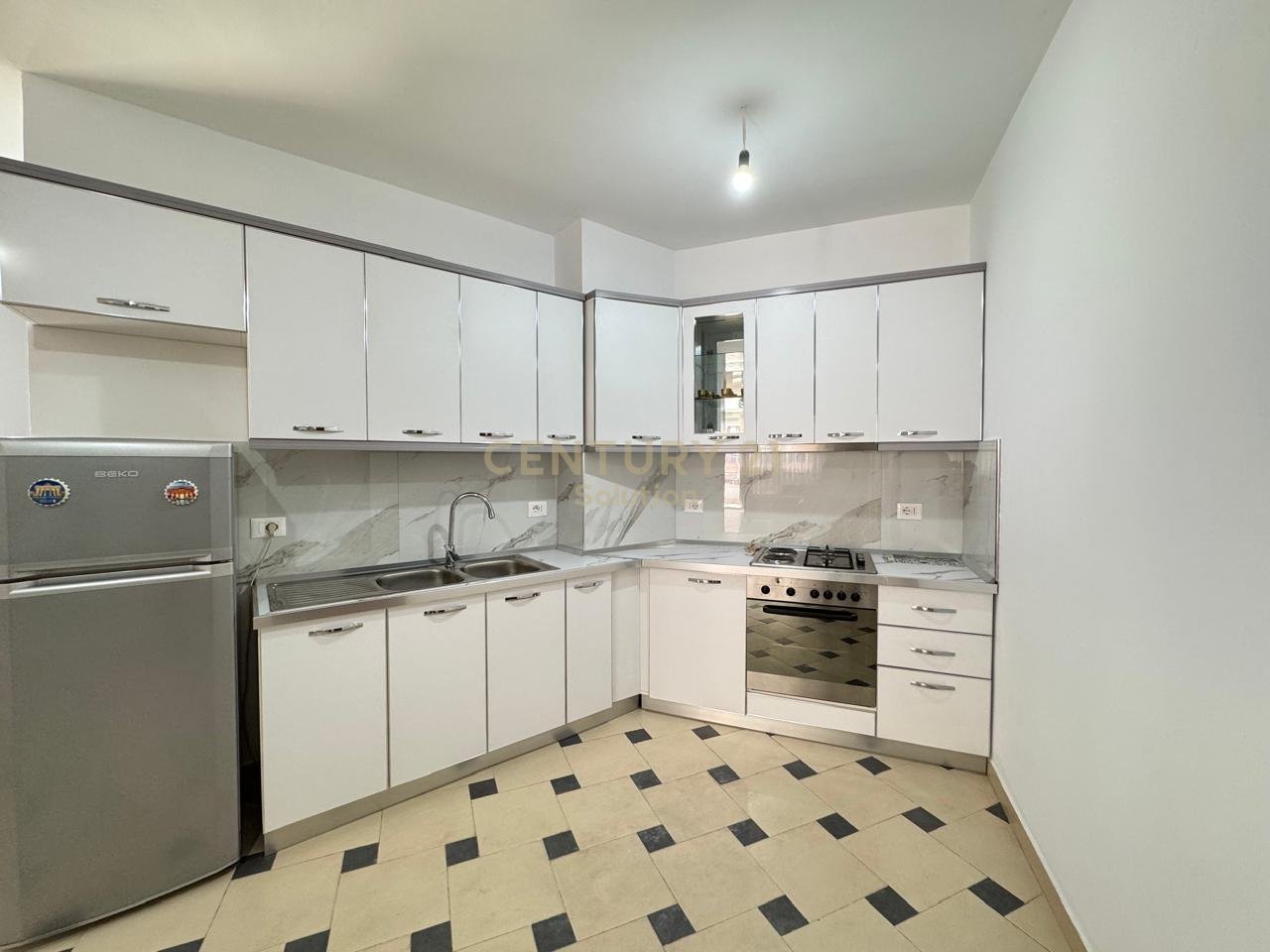APARTAMENT 2+1 PER SHITJE , ASTIR