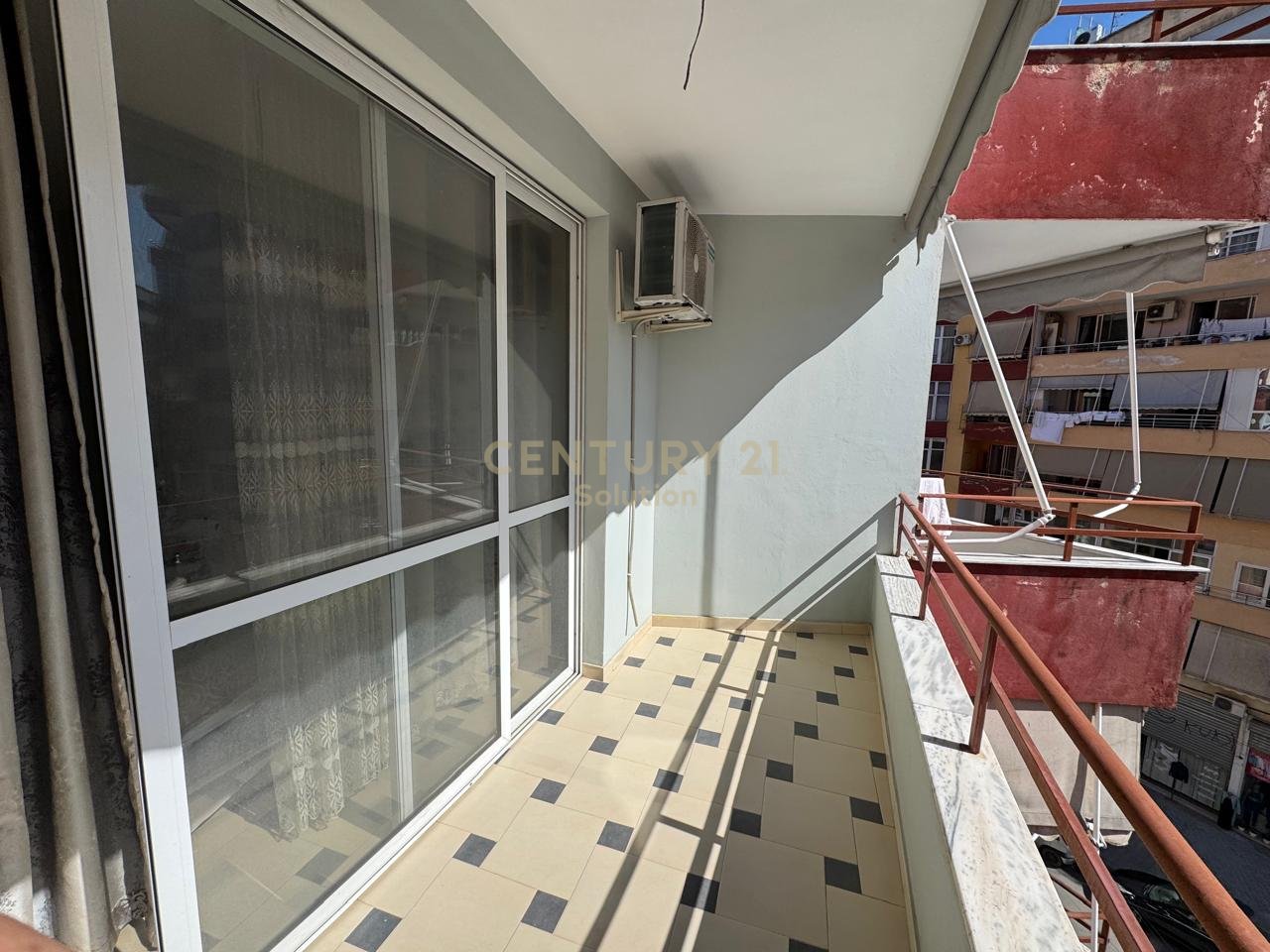 APARTAMENT 2+1 PER SHITJE , ASTIR