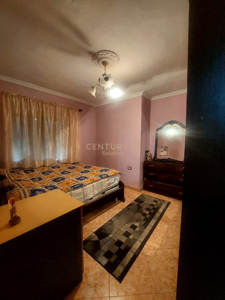 JEPET ME QIRA APARTAMENT 3+1 TEK 3-KATESHET KAMEZ