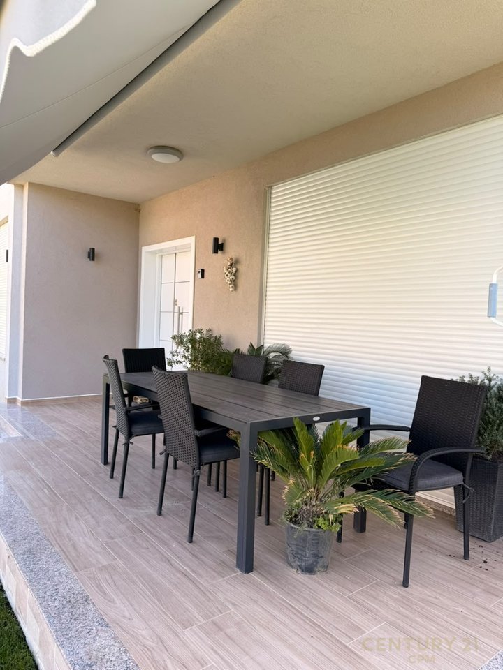 VENDIAMO VILLA INDIVIDUALE VICINO ALLA BAIA DI LALZ !