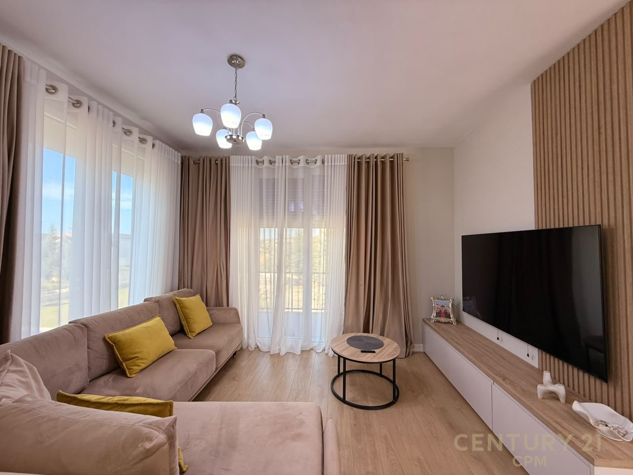 VENDIAMO VILLA INDIVIDUALE VICINO ALLA BAIA DI LALZ !