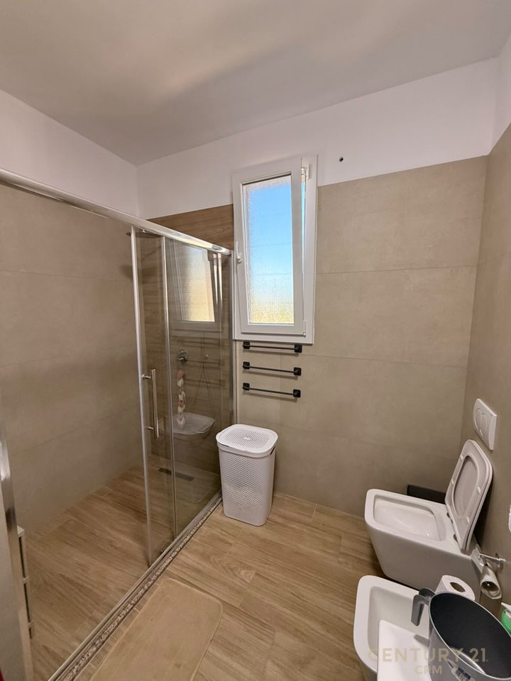 VENDIAMO VILLA INDIVIDUALE VICINO ALLA BAIA DI LALZ !