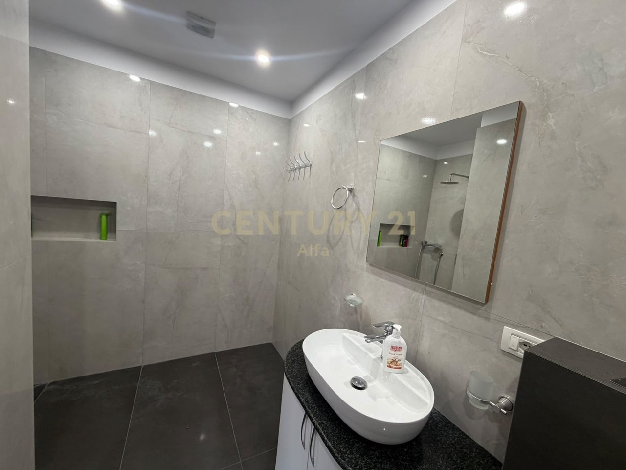 Apartament 2+1+depo per qira ne Selite