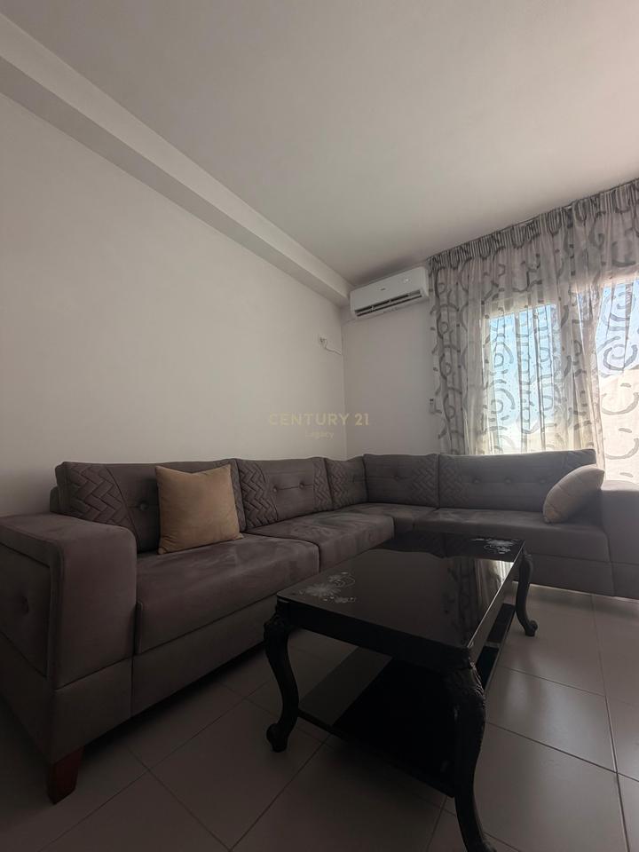 JEPET ME QIRA APARTAMENT 1+1 . ASTIR PRANE BAR ARTISTI