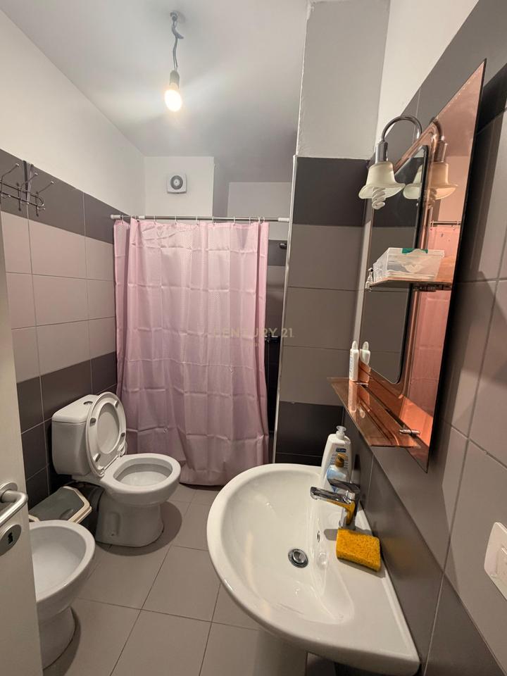 JEPET ME QIRA APARTAMENT 1+1 . ASTIR PRANE BAR ARTISTI