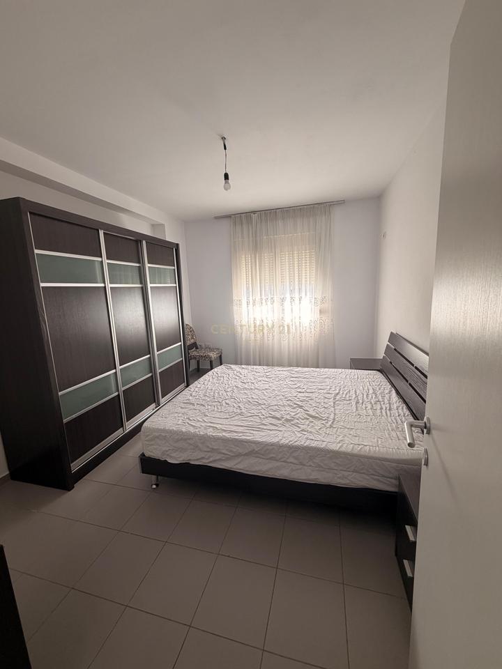 JEPET ME QIRA APARTAMENT 1+1 . ASTIR PRANE BAR ARTISTI