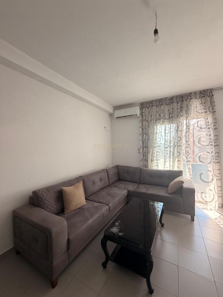 JEPET ME QIRA APARTAMENT 1+1 . ASTIR PRANE BAR ARTISTI