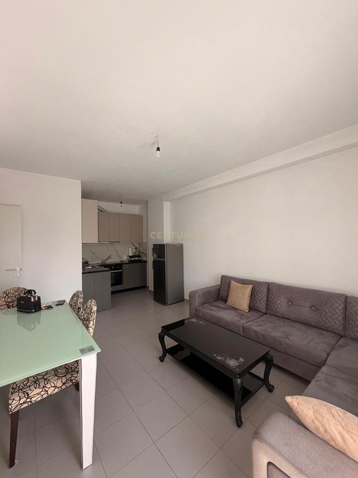 JEPET ME QIRA APARTAMENT 1+1 . ASTIR PRANE BAR ARTISTI