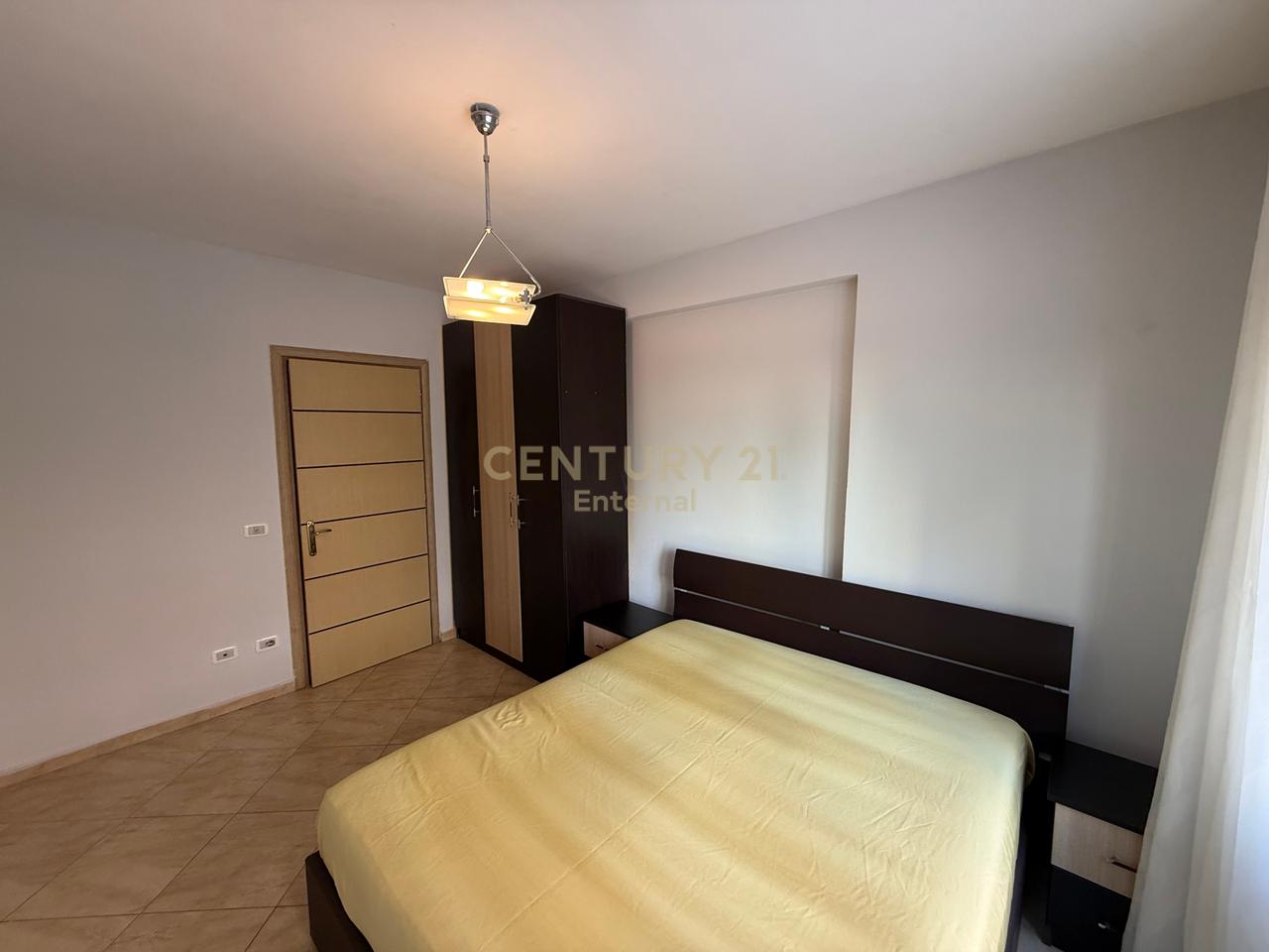 Apartment 2+1+ Veranda For Rent in the Municipality of Paris - 1100€ | 196 m²