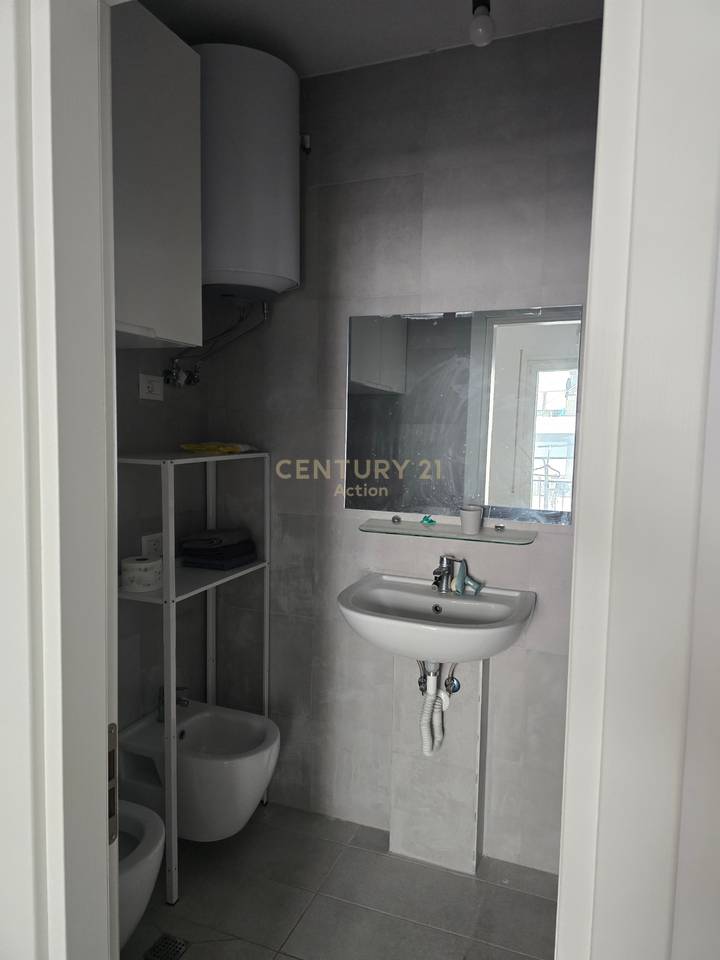 JEPET ME QIRA | 2+1 | UNIVERS CITY
📍 Univers City, Tiranë
Apartament 2+1