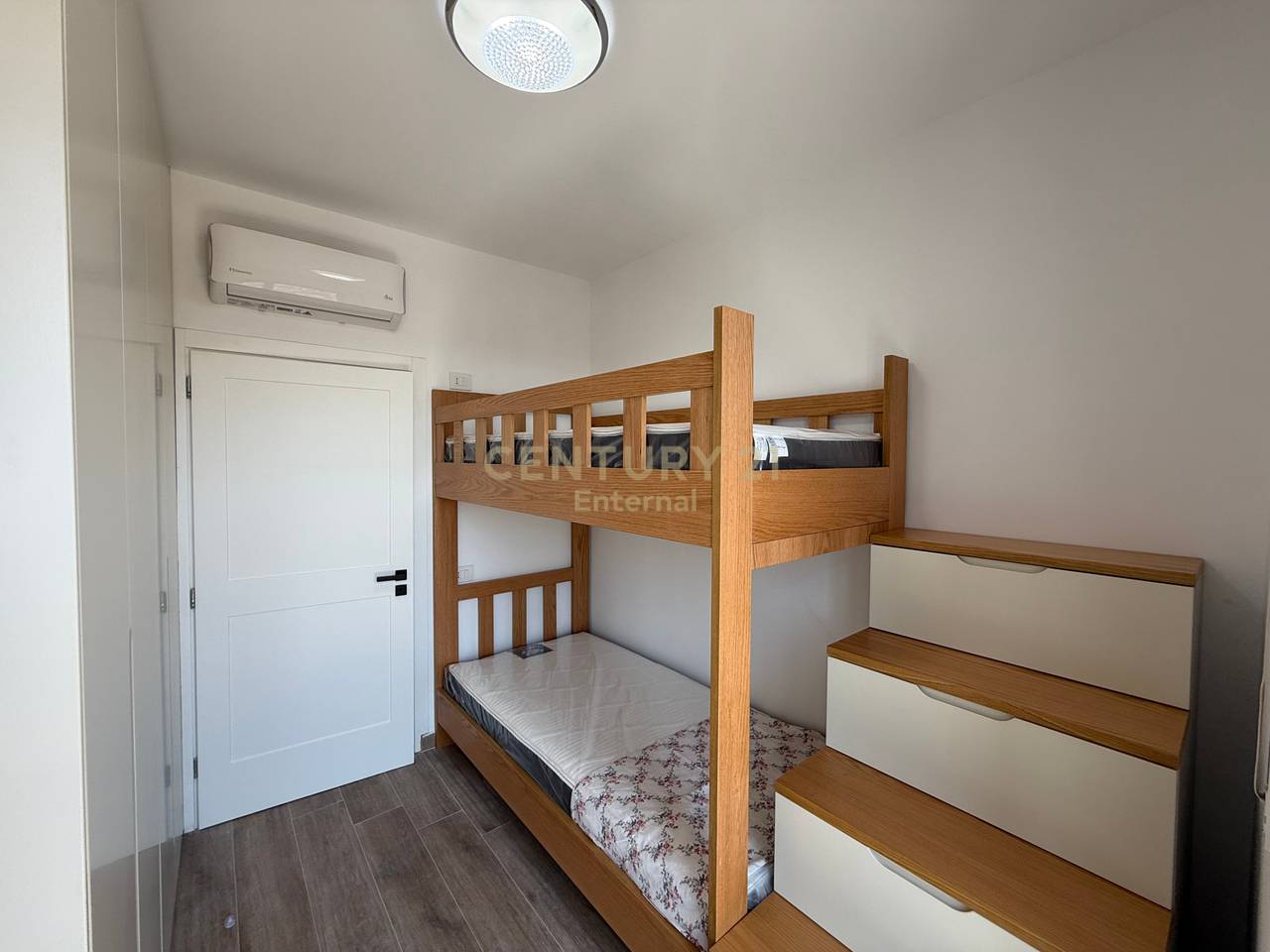 Apartament 2+1 me qira tek Selvia