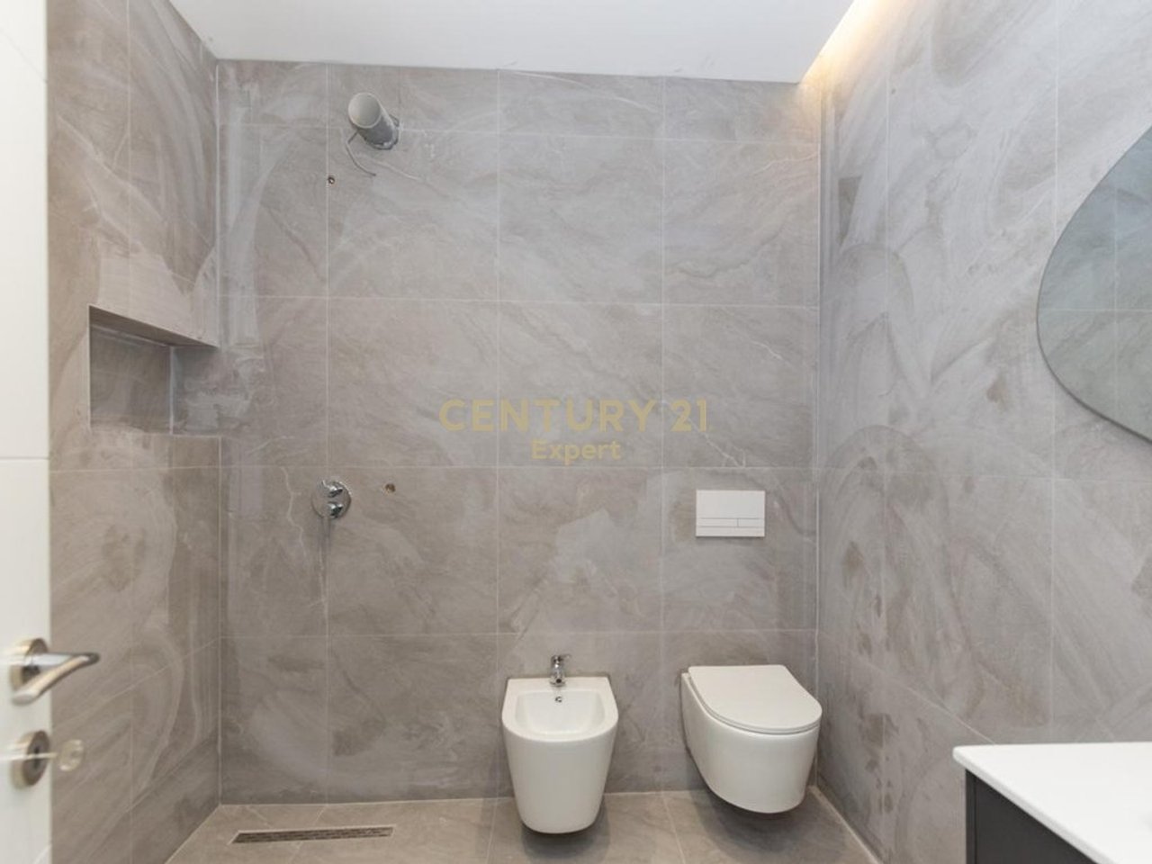 Apartament 1+1 për qira në Rrugën e Jordan Misja