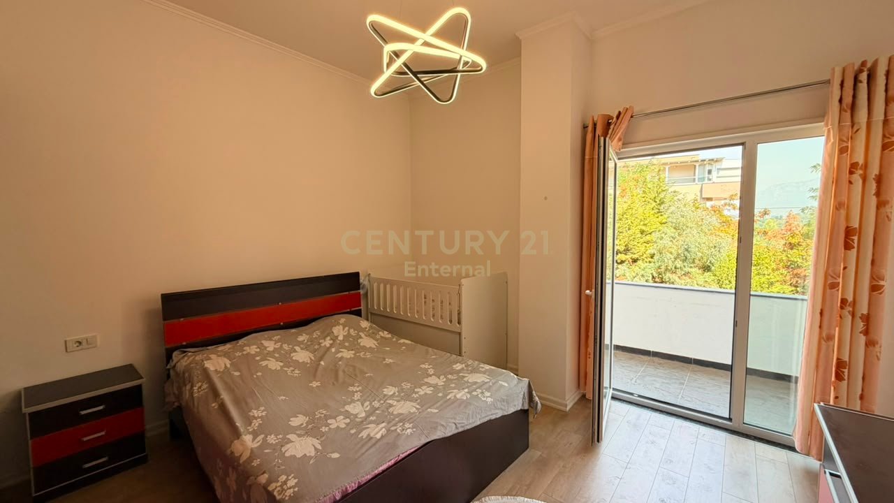 Shitet apartament 2+1 te Liqeni i Thate