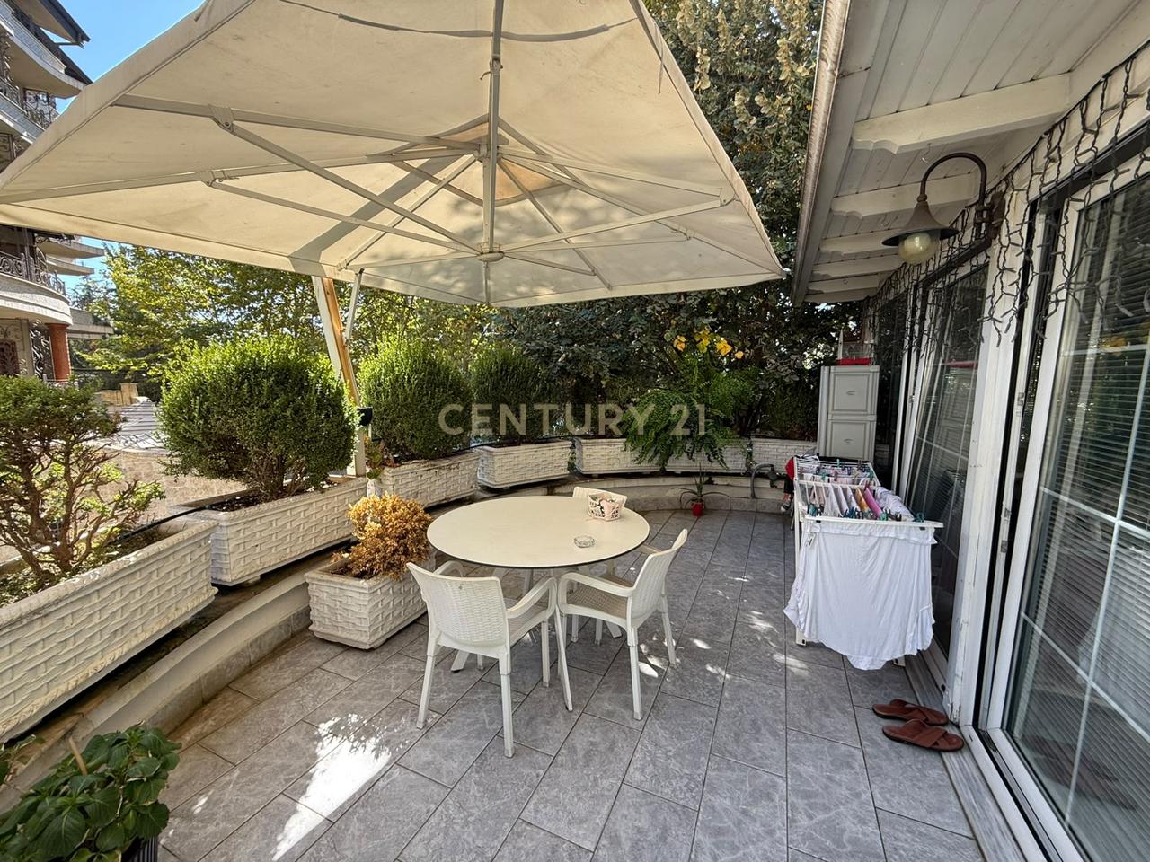 🏡 SHITET APARTAMENT 2+1+2+ Poste Parkimi + Verande tek rruga e Kosovareve