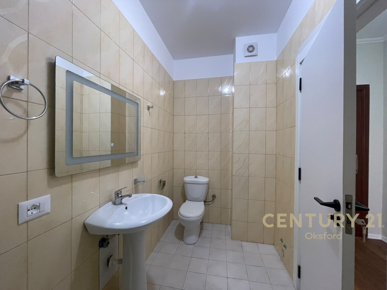 APARTMENT 1+1 FOR SALE IN YZBERISHT NEAR NELA 6