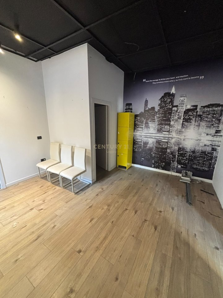 🏢 IN AFFITTO | NEGOZIO – PANTALONI