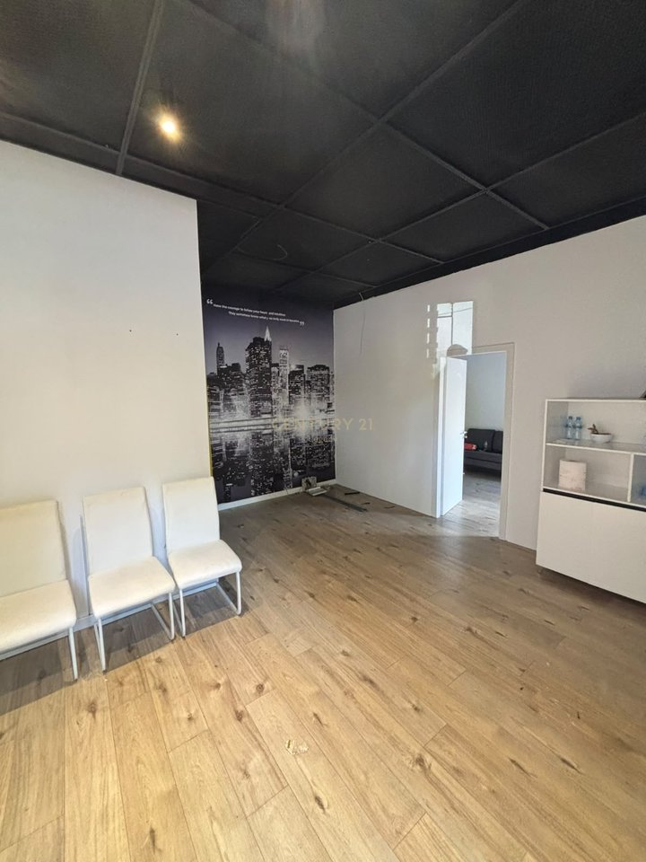 🏢 IN AFFITTO | NEGOZIO – PANTALONI