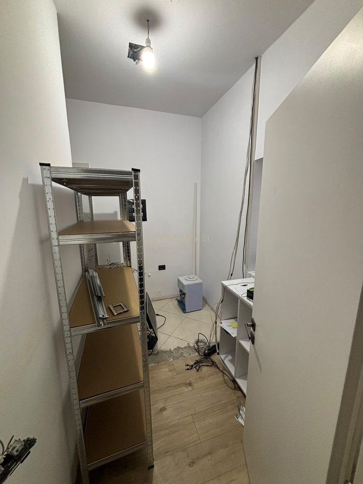 🏢 IN AFFITTO | NEGOZIO – PANTALONI