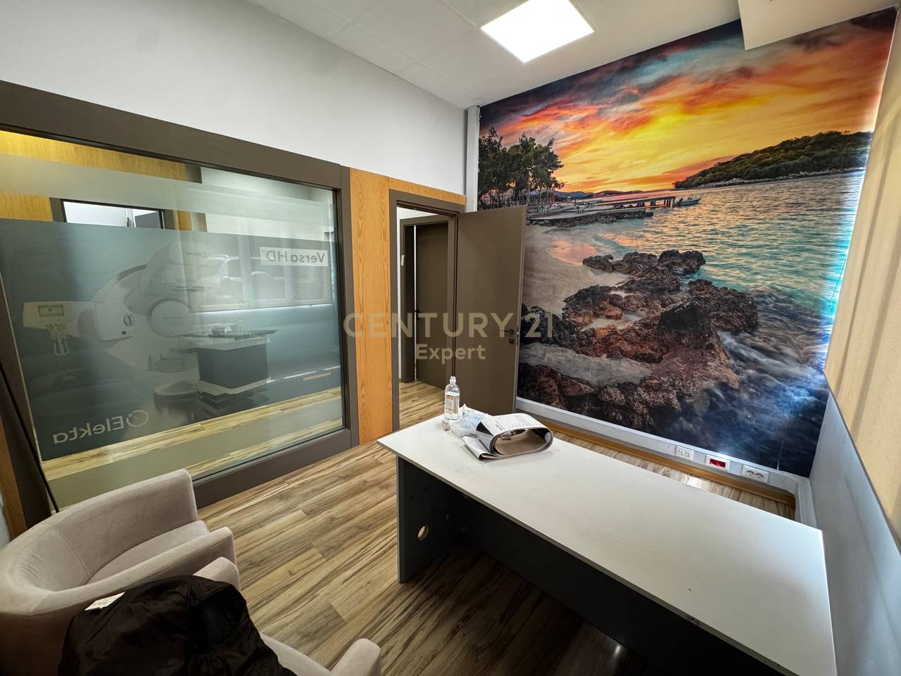 FOR RENT OFFICE / CLINIC SPACE  !!!