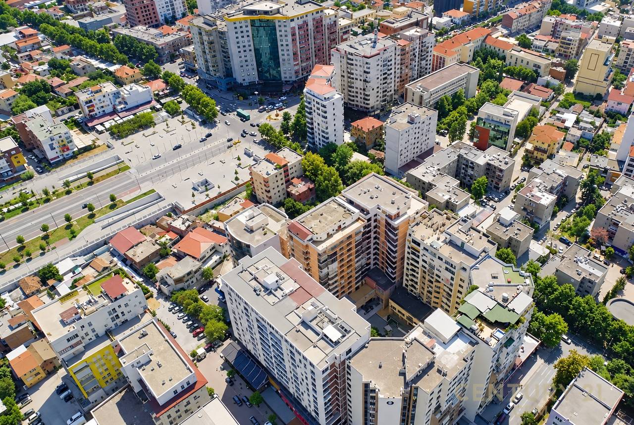 Apartament 3+1+2 Poste Parkimi në Shitje,  Stacioni i Trenit, Tiranë - 395,000€ | 267 m²