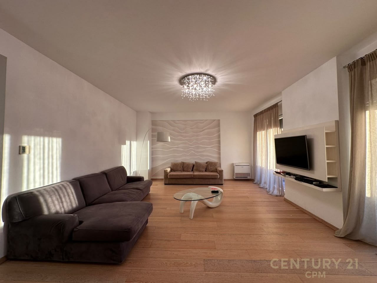 Apartament 3+1+2+ Post Parkimi Per Qira Tek Rruga E Bogdaneve!