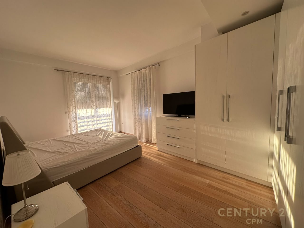 Apartament 3+1+2+ Post Parkimi Per Qira Tek Rruga E Bogdaneve!