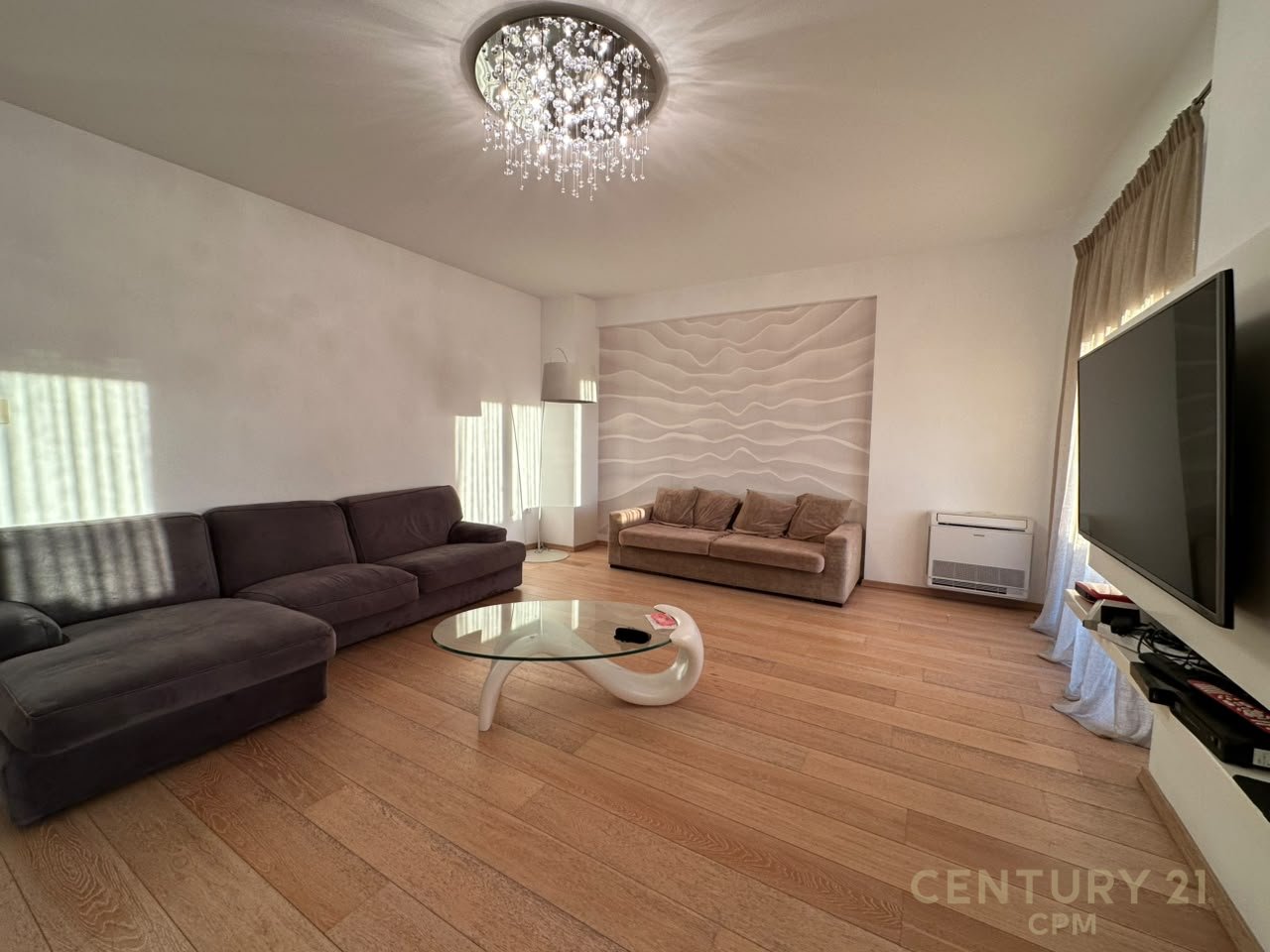 Apartament 3+1+2+ Post Parkimi Per Qira Tek Rruga E Bogdaneve!