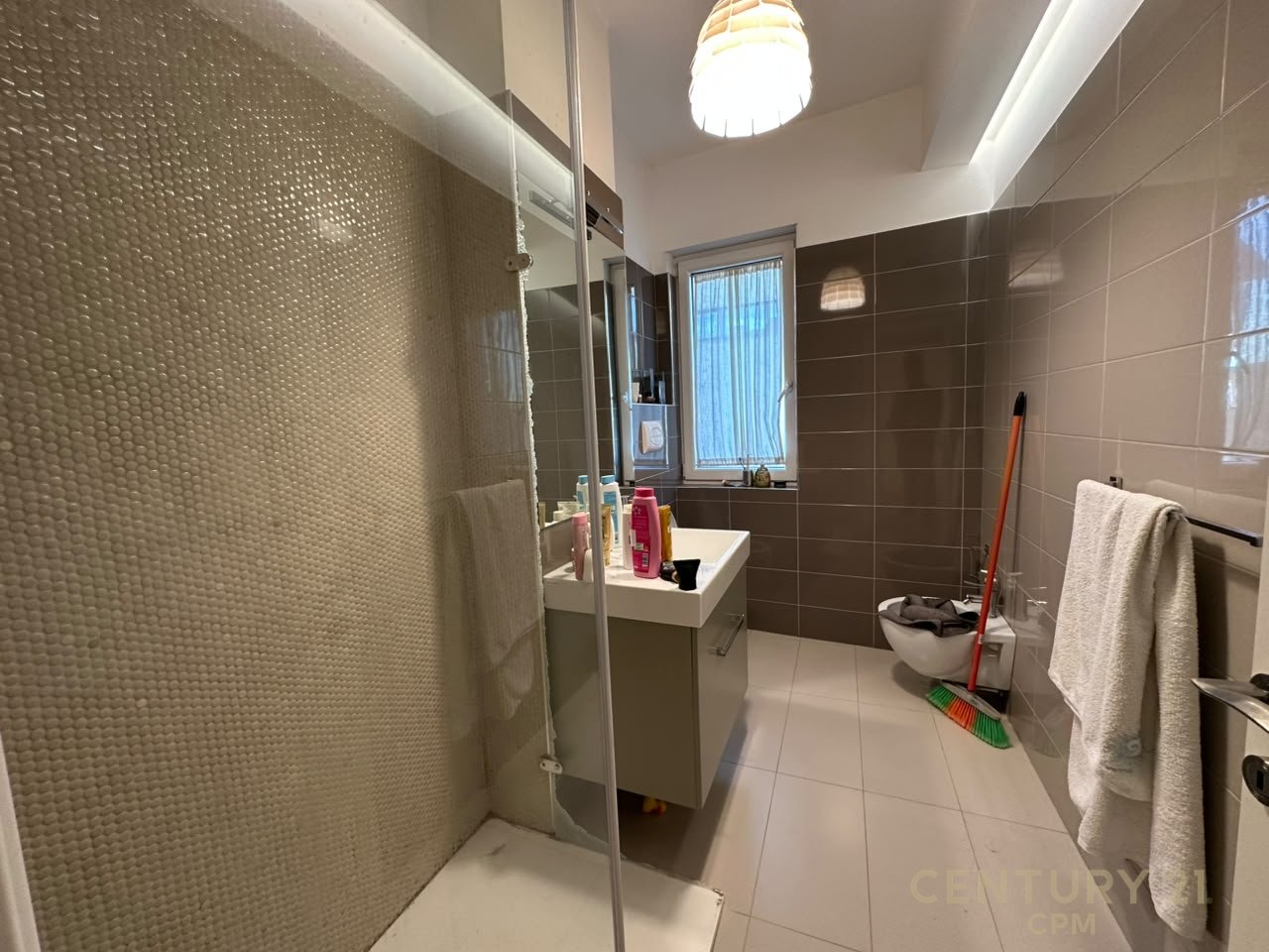Apartament 3+1+2+ Post Parkimi Per Qira Tek Rruga E Bogdaneve!