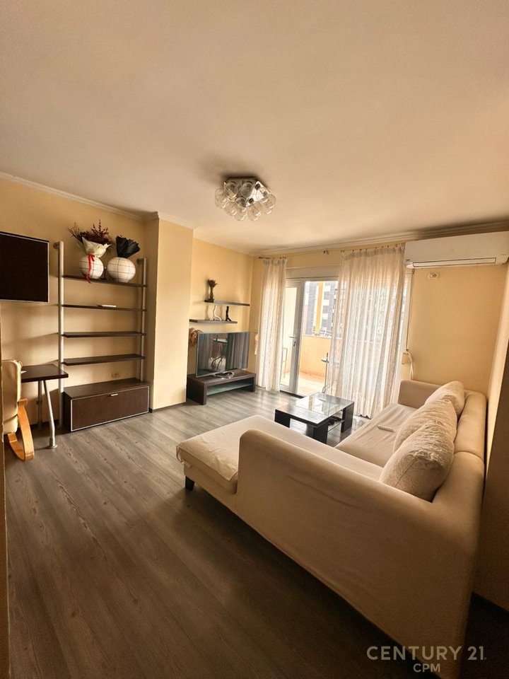 Shitet Apartament Modern 2+1+2 në Ish Blloku, Tiranë