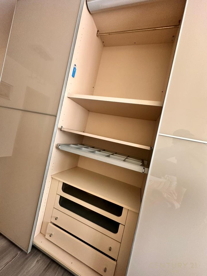 Shitet Apartament Modern 2+1+2 në Ish Blloku, Tiranë