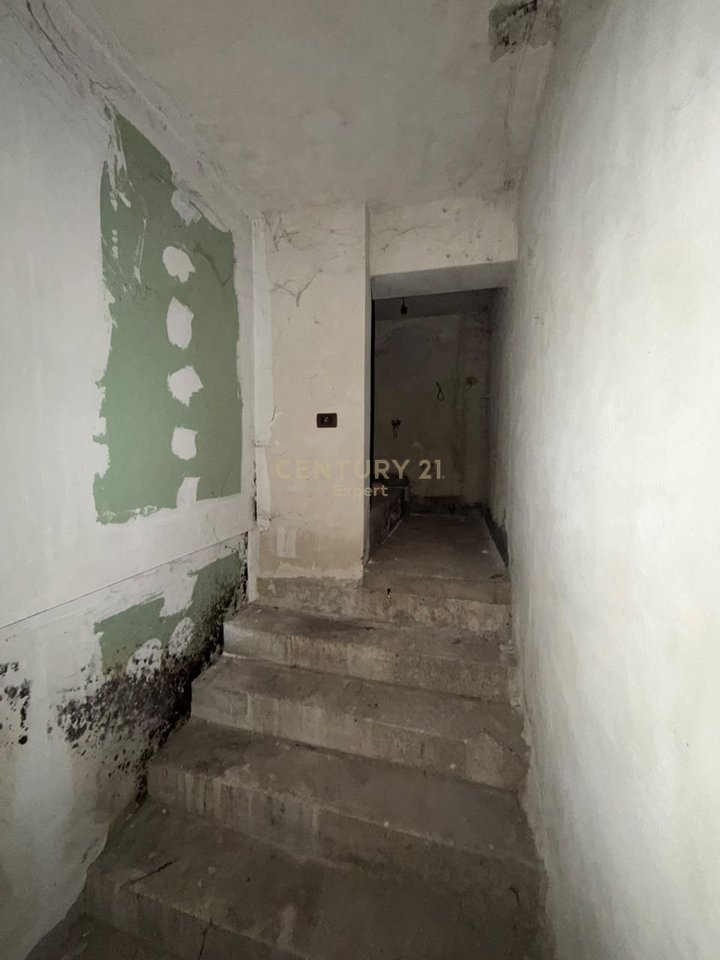 SPAZIO MULTIFUNZIONALE IN VENDITA – KAMËZ, CENTRO