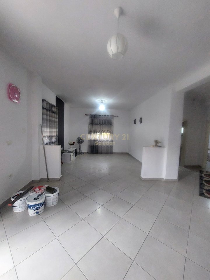 AFFITTASI APPARTAMENTO PRIVATO 2+1 + PARCHEGGIO, VICINO ALL'ISTITUTO UBT