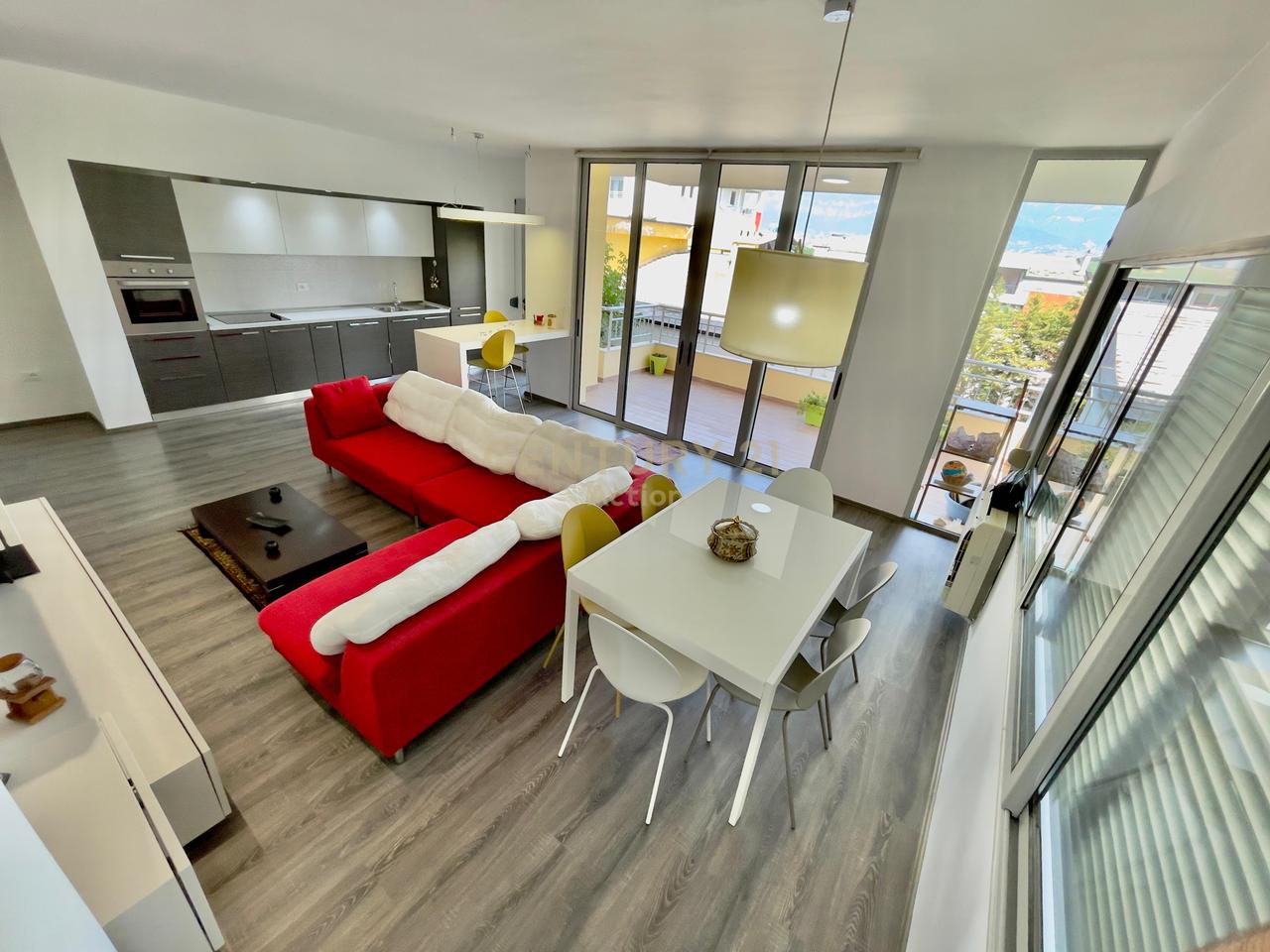 🏡 QIRA, APARTAMENT 2+1+2 me POST PARKIMI, LIQENI THATË‼️