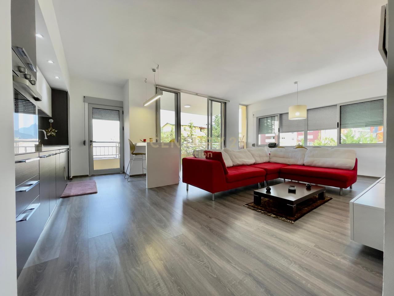 🏡 QIRA, APARTAMENT 2+1+2 me POST PARKIMI, LIQENI THATË‼️