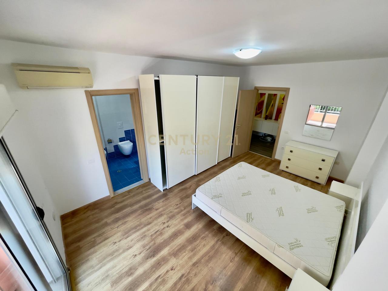 🏡 QIRA, APARTAMENT 2+1+2 me POST PARKIMI, LIQENI THATË‼️