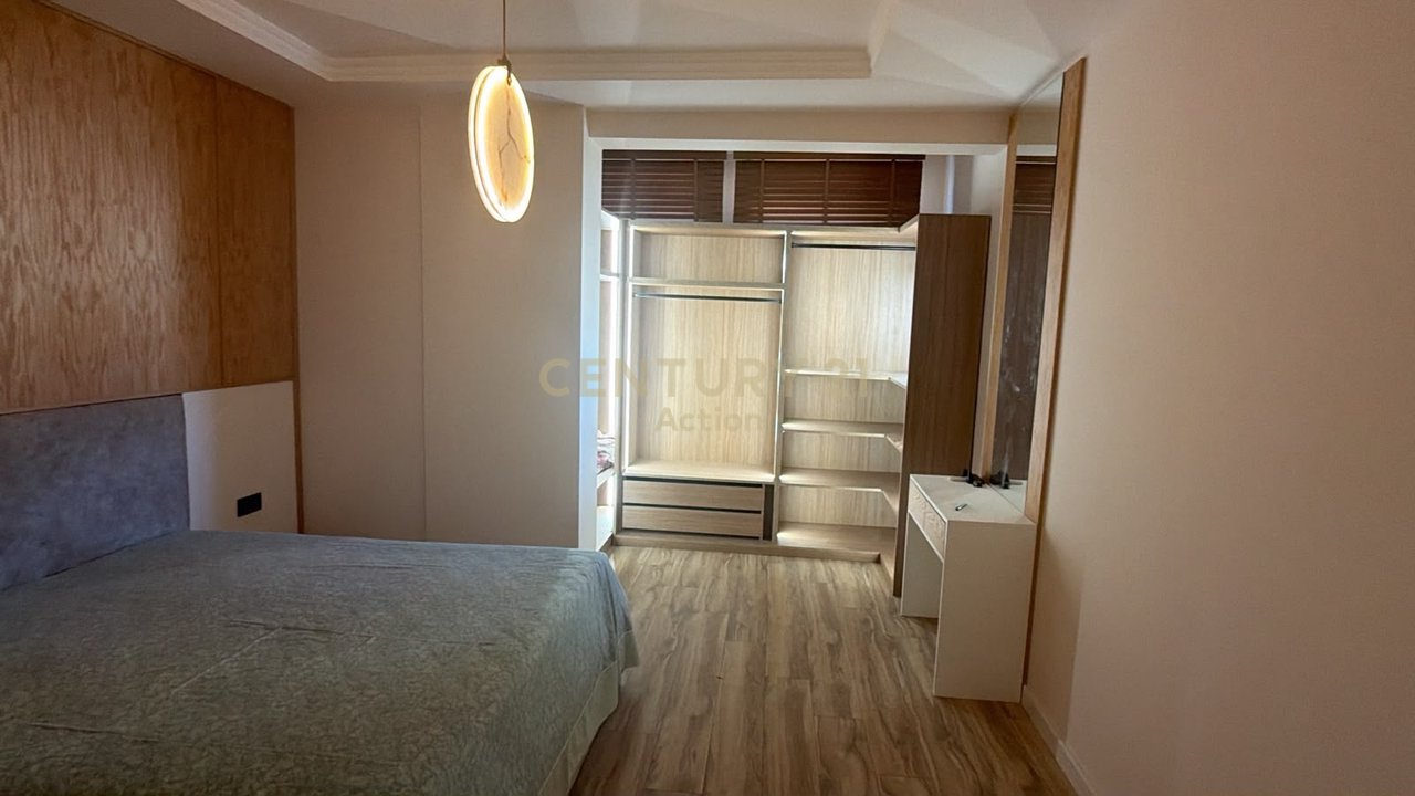 SHITET APARTAMENT 2+1 | RRUGA E PORTIT, DURRËS