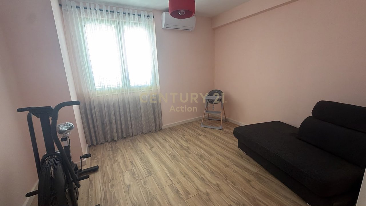 SHITET APARTAMENT 2+1 | RRUGA E PORTIT, DURRËS