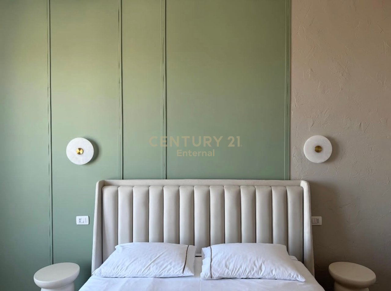 Apartament luksoz 2+1+2 me qira tek Vollga, Durres