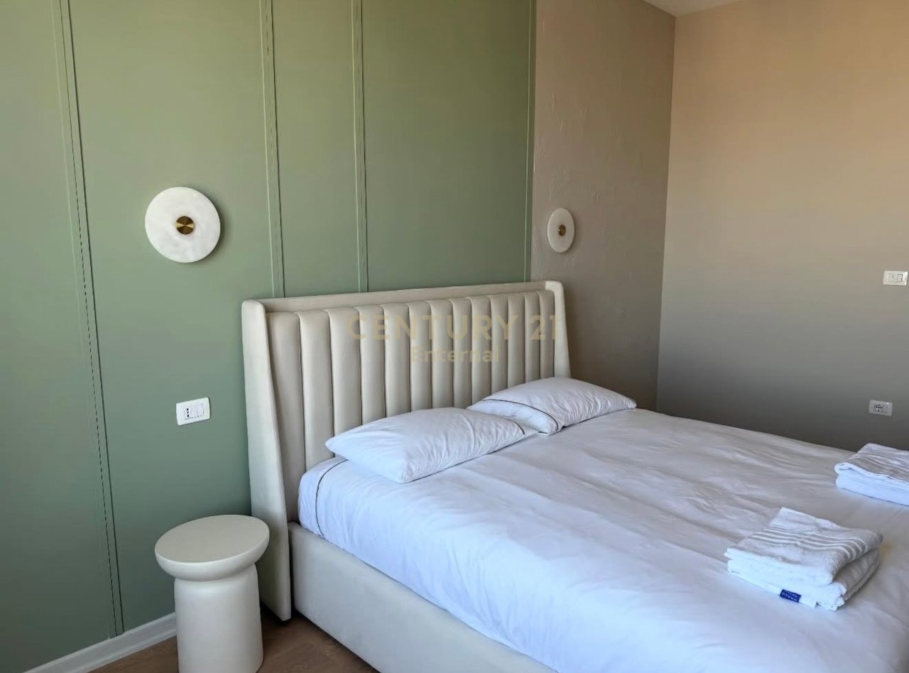 Apartament luksoz 2+1+2 me qira tek Vollga, Durres