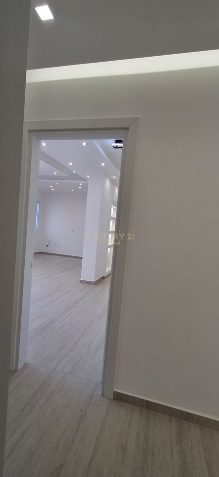 Kosovareve Street - Furnished Office for Rent 110m2 3 Workspaces