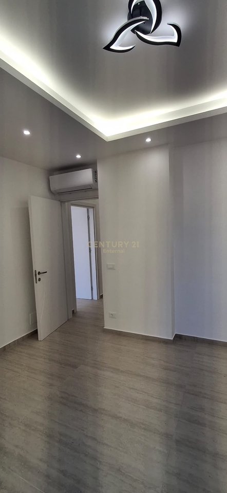 Kosovareve Street - Furnished Office for Rent 110m2 3 Workspaces