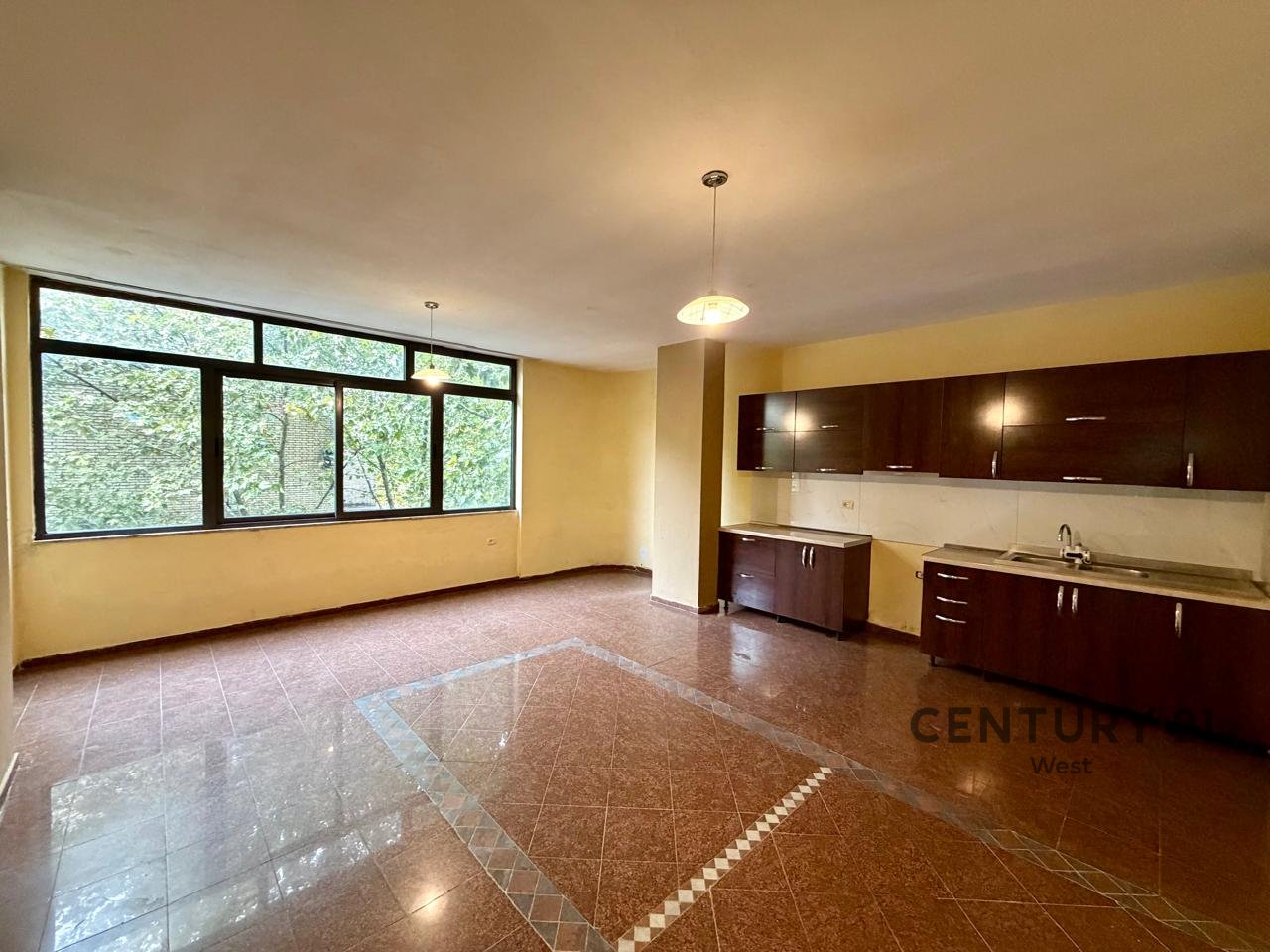 LOCALE IN AFFITTO PER UFFICI – ALI DEMI