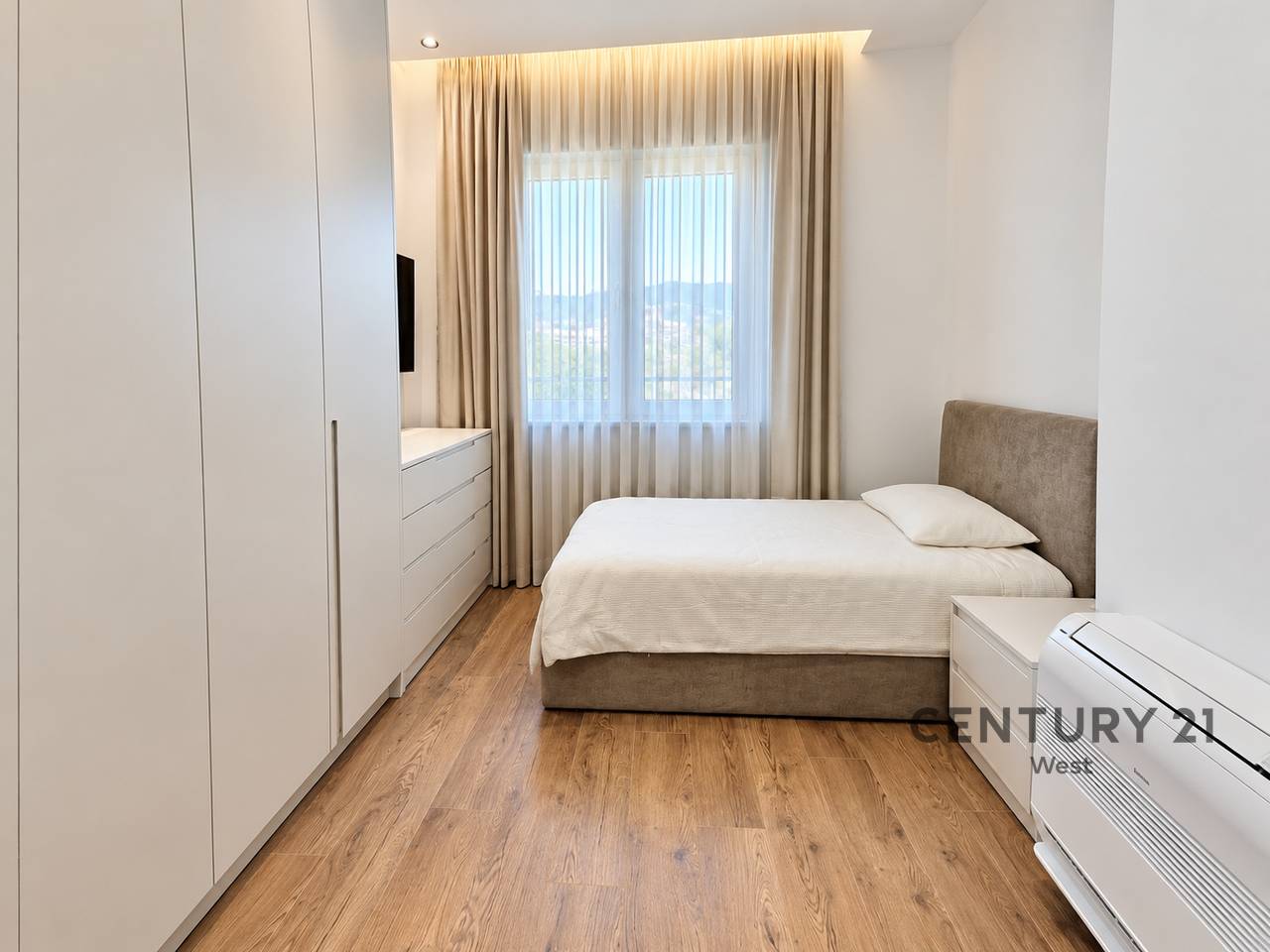 JEPET ME QIRA APARTAMENT 3+1+2 ME VERANDË &amp; GARAZH PRIVAT | "GREY STONE" RESIDENCE – LIQENI I THATË