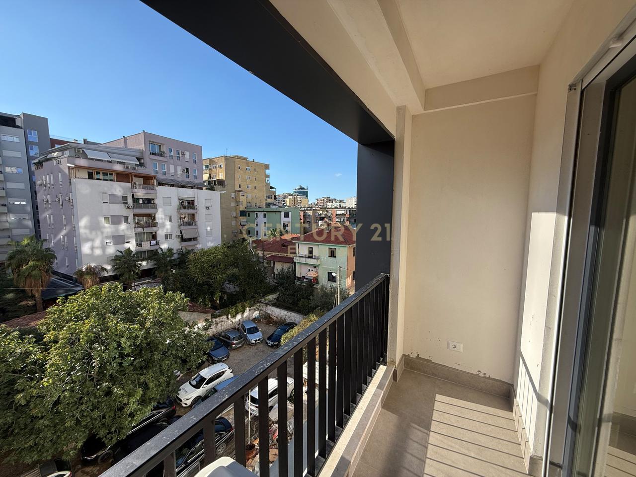 Locale per Uffici in Affitto – Nuovo Mercato