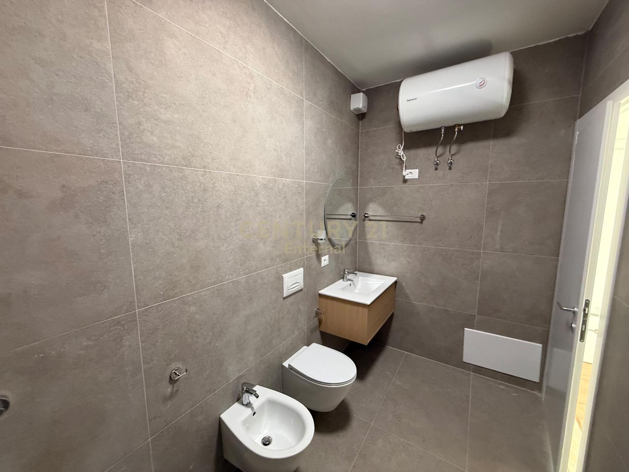 Locale per Uffici in Affitto – Nuovo Mercato
