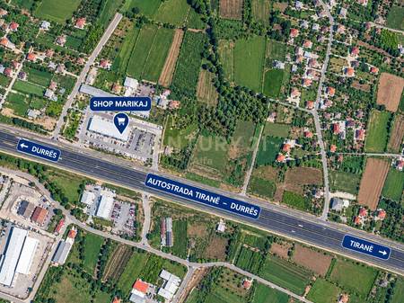 SHITET TOKË PRANË SHOP MARIKAJ – AUTOSTRADA DURRËS–TIRANË! 📍