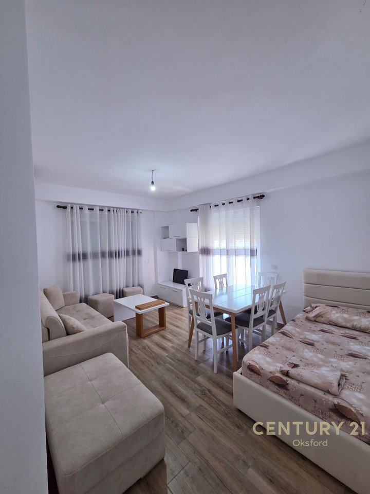 VENDESI APPARTAMENTO 1+1 A SHËNGJIN – PRIMA FILA CON VISTA LATERALE