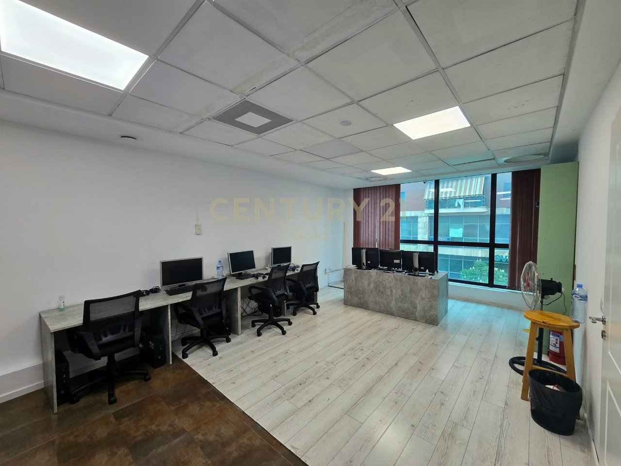 OPEN SPACE OFFICE SPACE FOR RENT IN THE CENTER OF TIRANA !