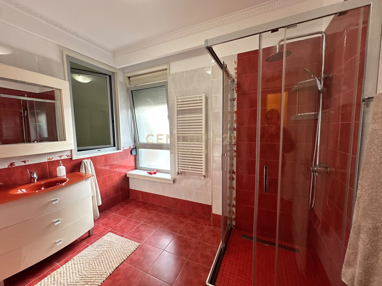 Jepet  Apartament 2+1 Me Qira Tek Ish Garda