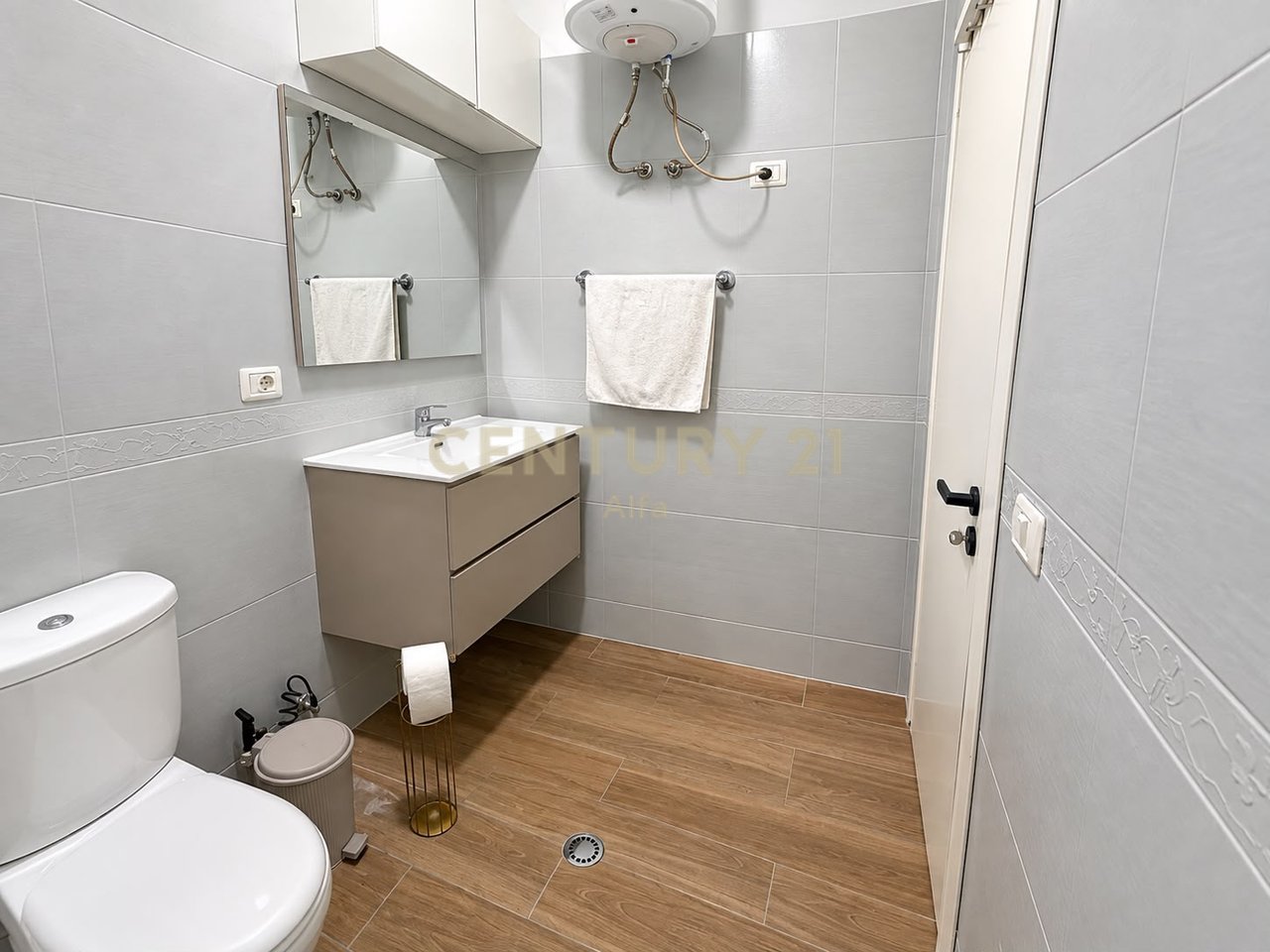 Shitet Apartament 2+1+2 në Astir, pranë 2 Palmave!